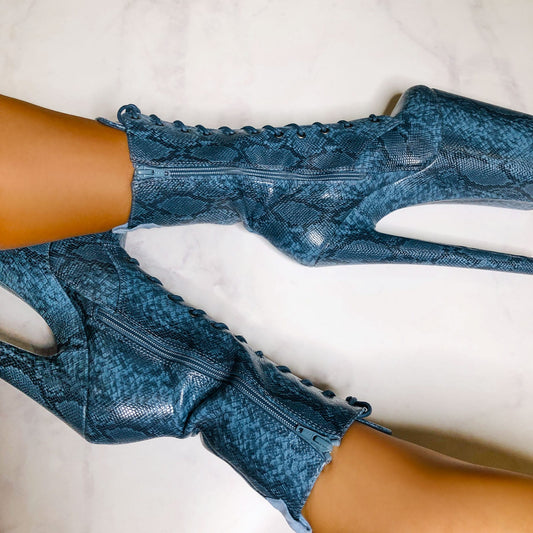 HELLA HEELS NIGHT JUNGLE ANACONDA