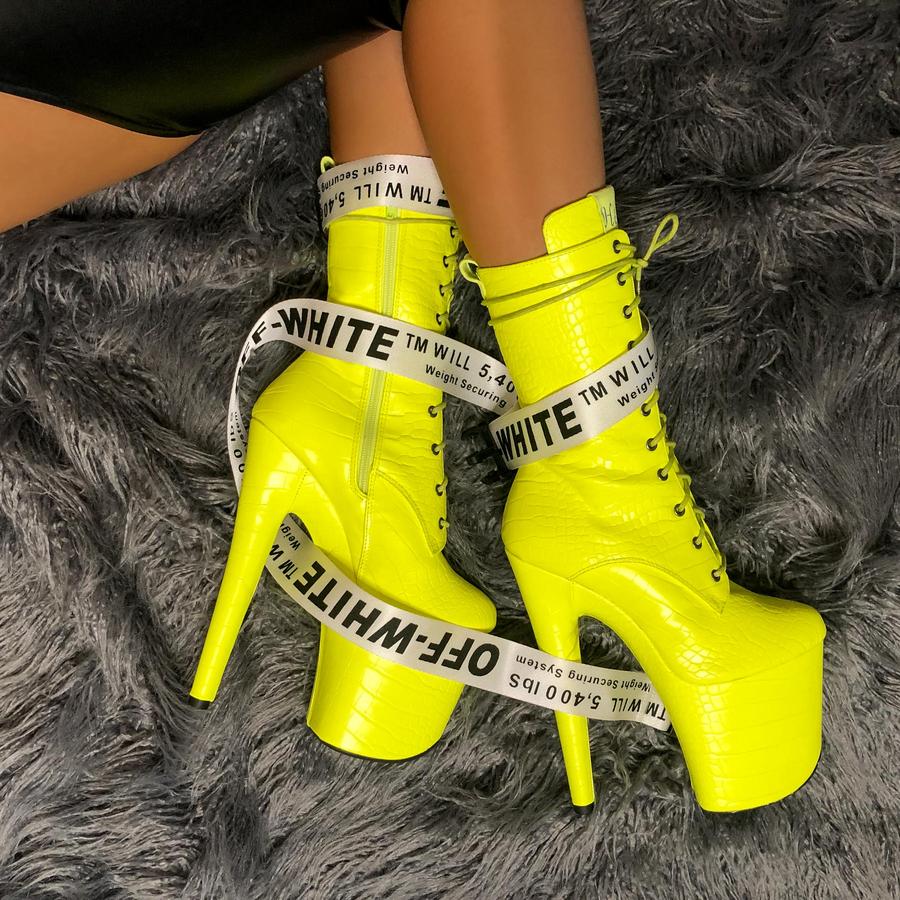 HELLA HEELS OH SNAP