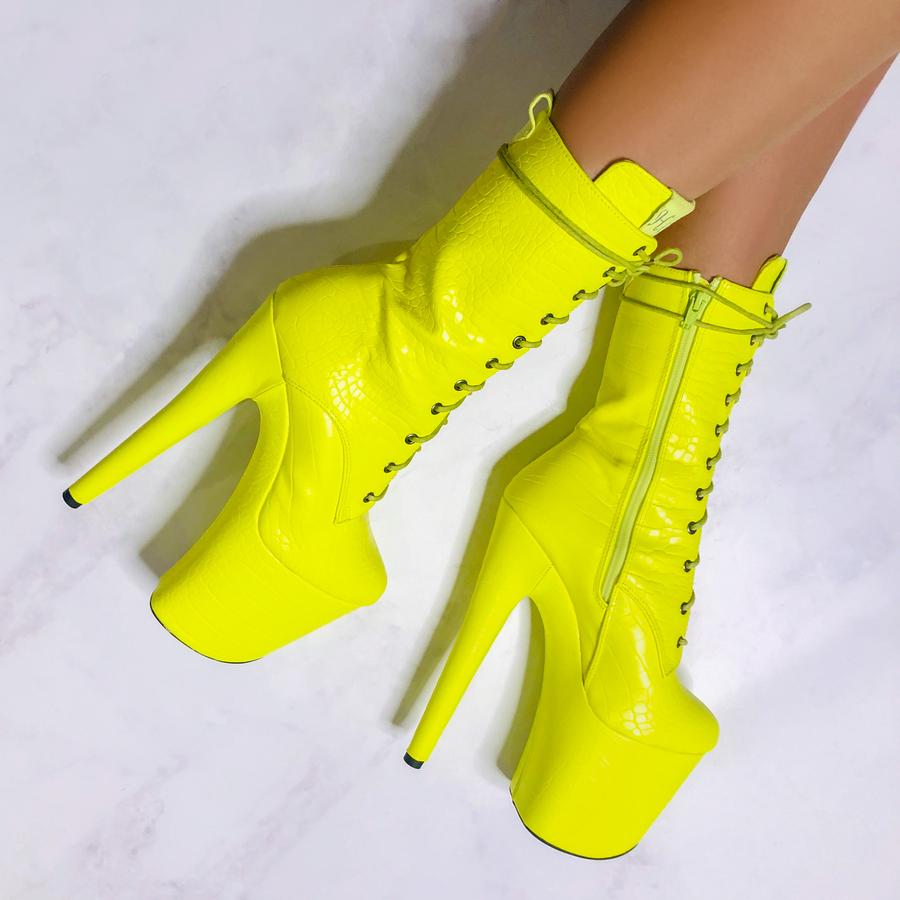 HELLA HEELS OH SNAP