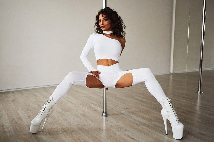 HELEN WEAR BRAND SNOW QUEEN