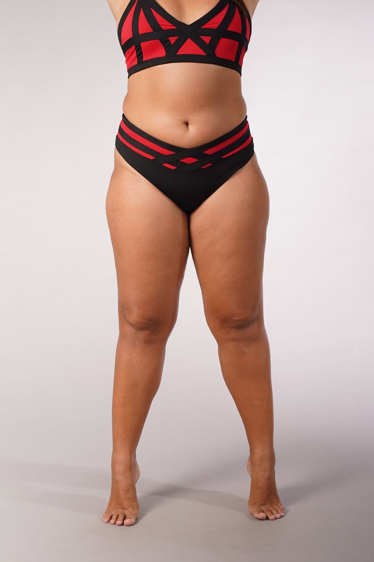 OFF THE POLE CAGED SHORTS - RØD