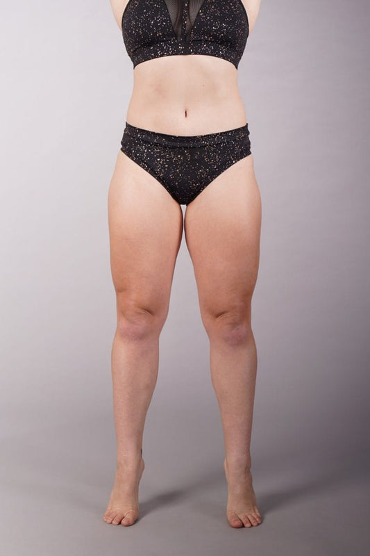 OFF THE POLE CLASSIC SCRUNCH SHORTS- CHAMPAGNE