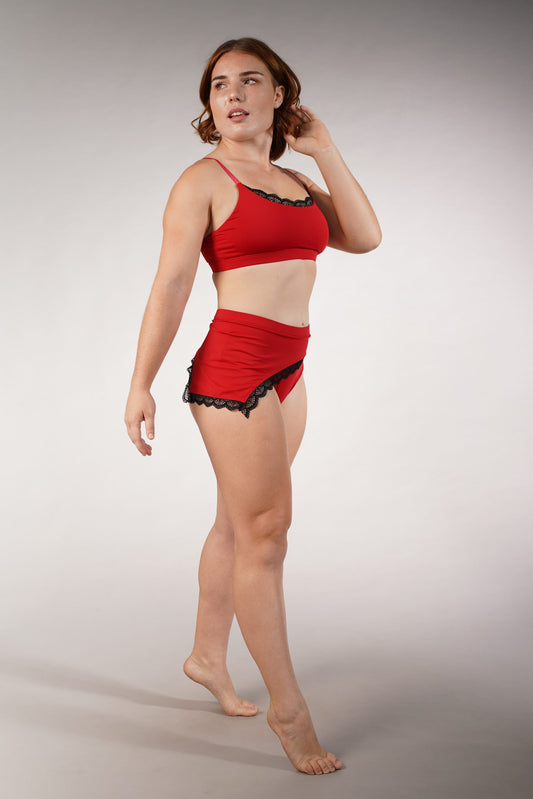 OFF THE POLE LACE SHORTS RØD