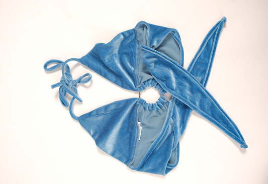 SECOND HAND -LYSEBLÅ VELOUR TOPP
