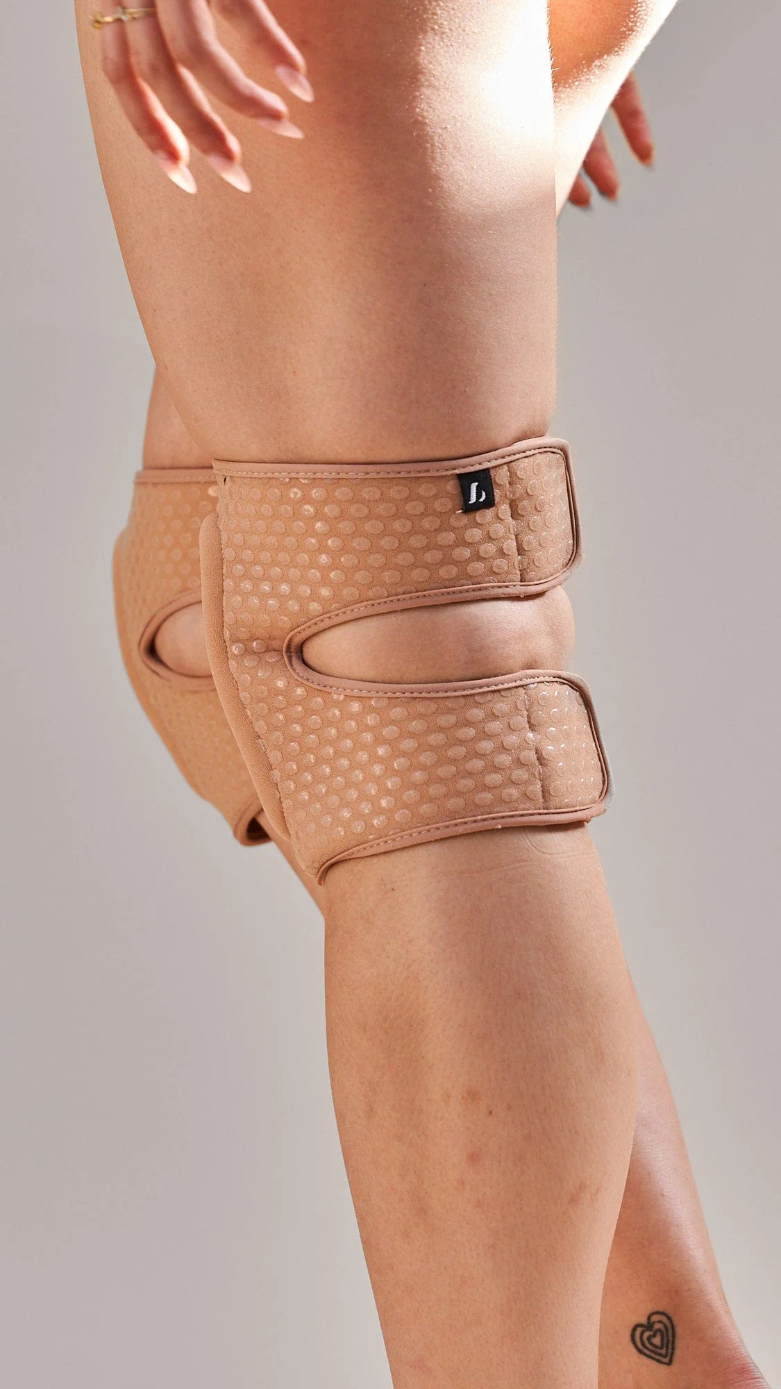 LUNALAE VELCRO STICKY GRIP KNEE PADS- FLERE FARGER