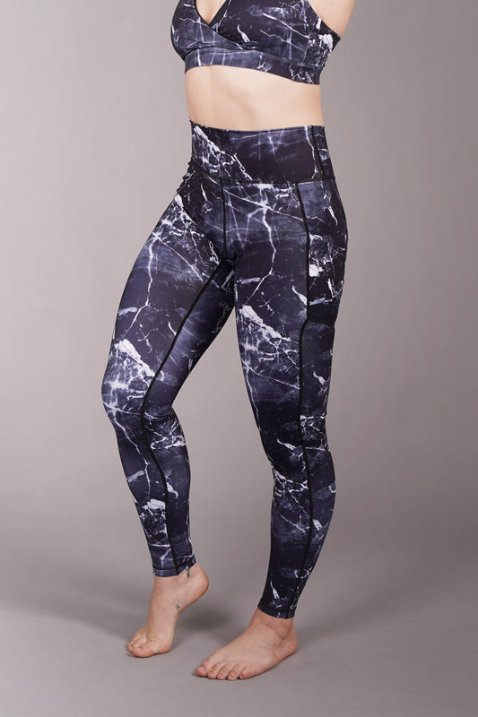 OFF THE POLE ICONIC LEGGINGS - SVART MARMOR