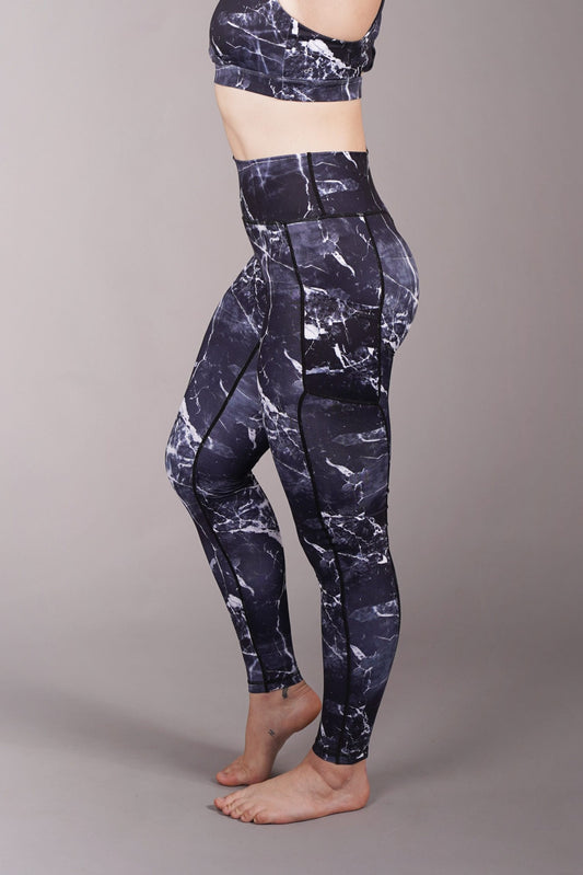 OFF THE POLE ICONIC LEGGINGS - SVART MARMOR