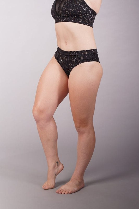 OFF THE POLE CLASSIC SCRUNCH SHORTS- CHAMPAGNE