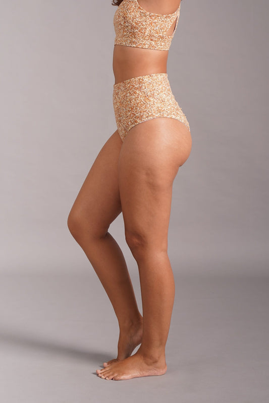 OFF THE POLE SCRUNCH HIGH WAIST SHORTS- GULL