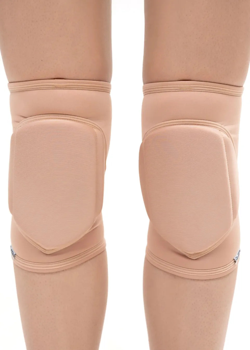 QUEEN KNEBESKYTTERE SLEEK FLERE FARGER