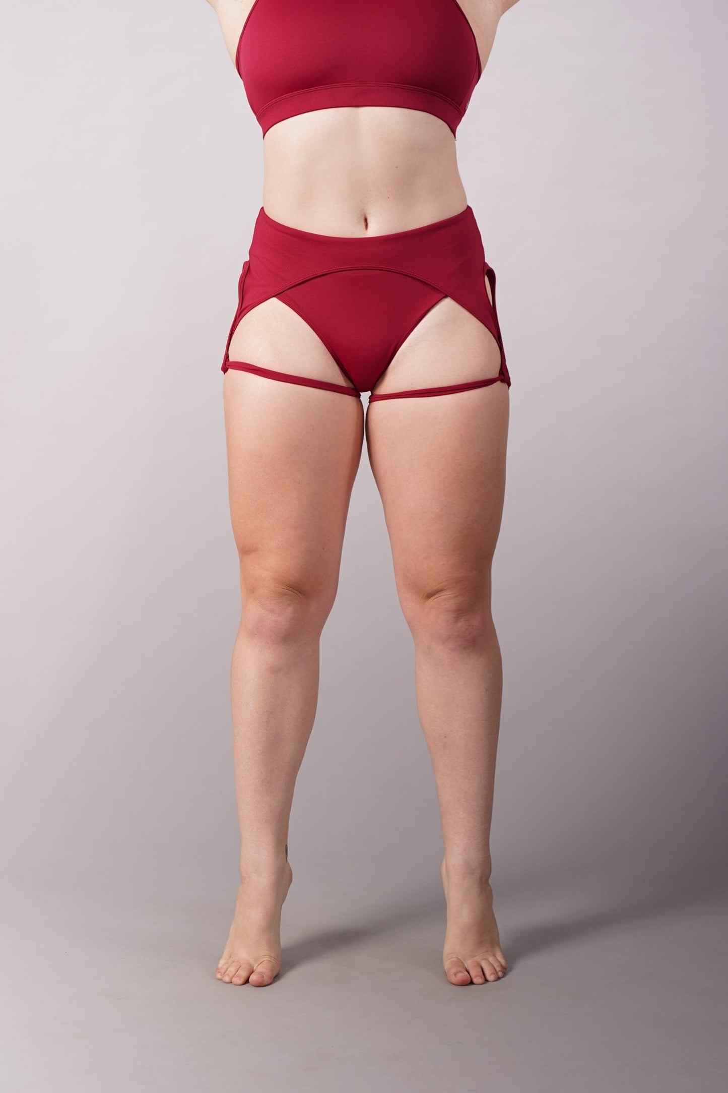 OFF THE POLE GARTER SHORTS VINRØD
