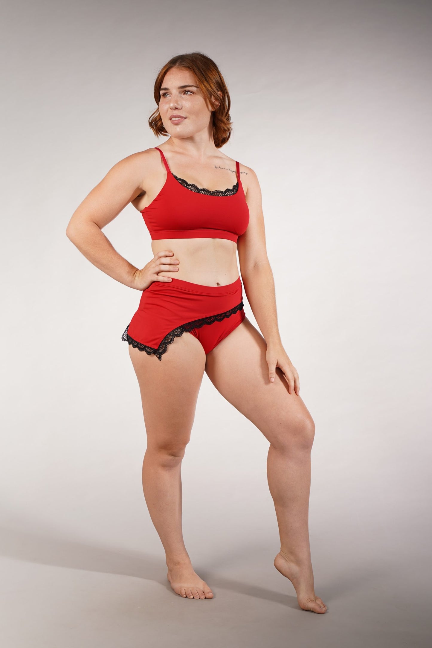 OFF THE POLE LACE TOP RØD
